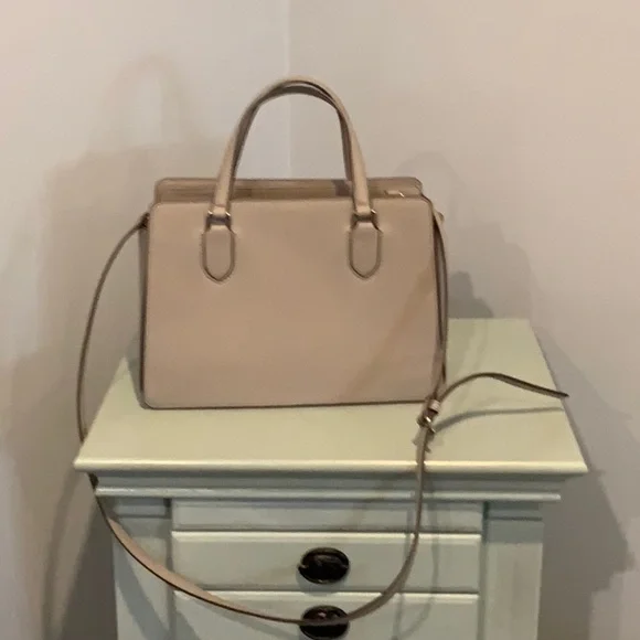 Kate Spade like new! Laurel Way Reese Leather Crossbody Bag Purse soft taupe - Picture 5 of 7